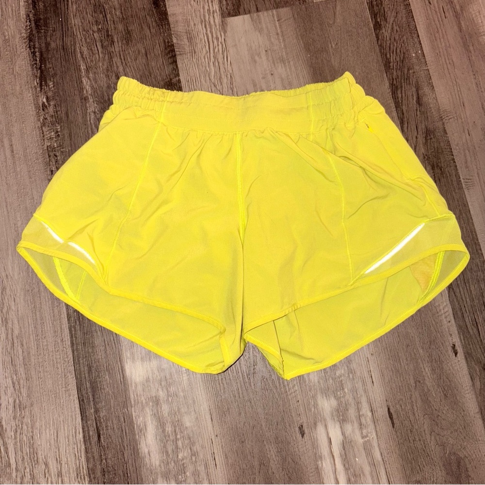Lululemon Hotty Hot Vibrant Yellow Athletic Shorts Size 6 4 in seam